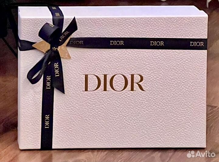 Новая косметичка Dior в подарочной коробке