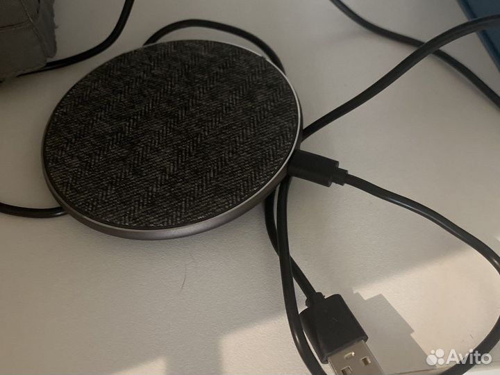 Беспроводная зарядка для телефона