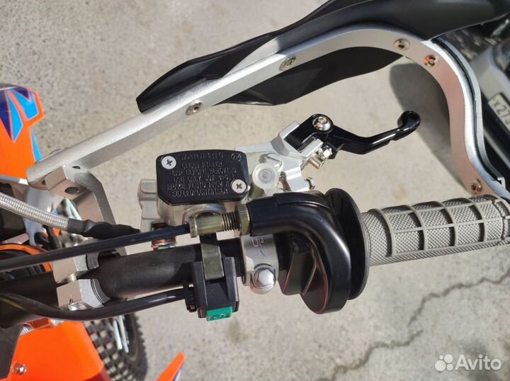 Мотоцикл avantis A8 250 carb (PR250/172FMM-5) KKE