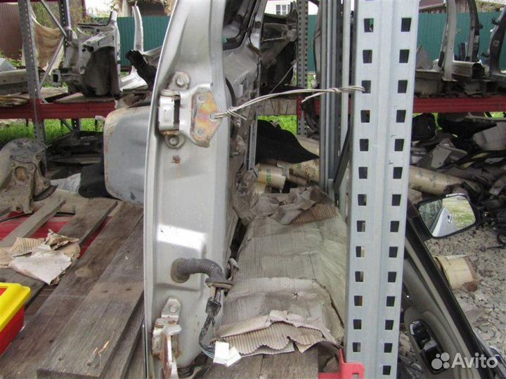 Крышка багажника Mitsubishi Pajero 3 4M41 DI-D 3.2