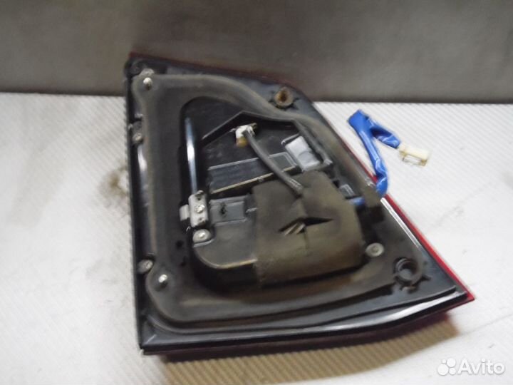 Фонарь багажника правый Ленд Крузер 200