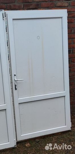 Пластиковая дверь 1шт пвх бу