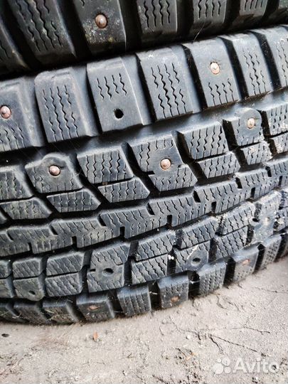 Dunlop SP Winter Ice 01 215/60 R16