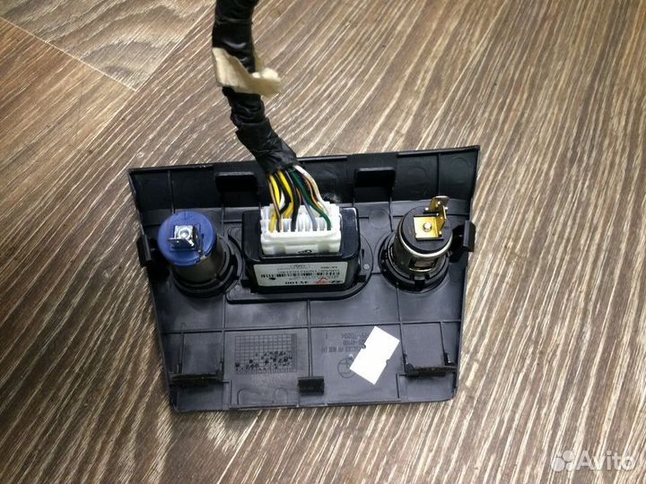 Блок, разъём AUX USB Kia Rio 3 2011-2017