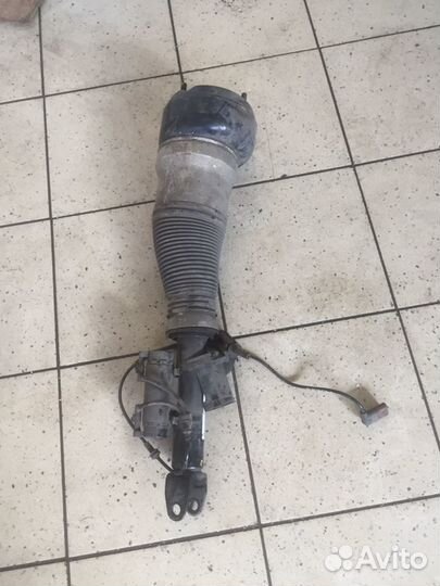 Стойка амортизатора (Пневмоподвеска) передняя