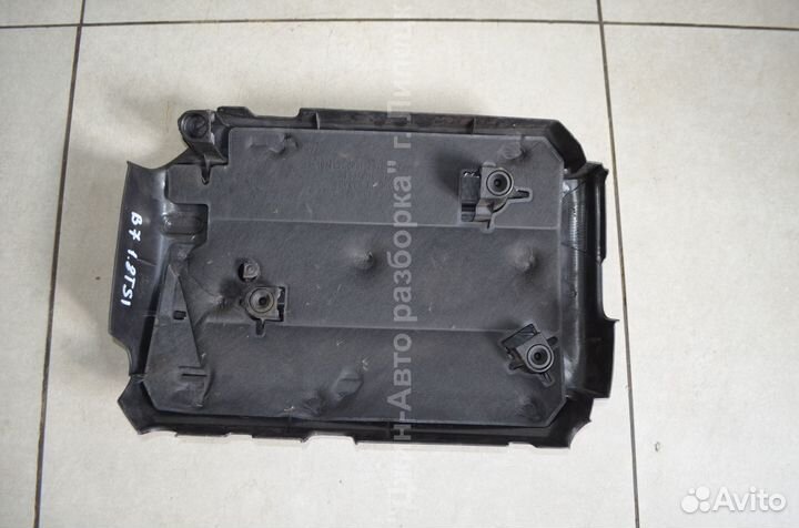 Декоративная накладка двигателя 1.8 TSI Passat B7