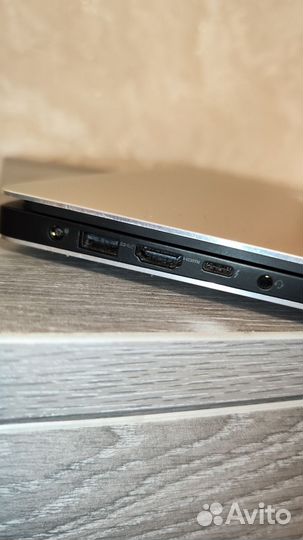 Dell XPS 15 9570 i5 8300h nvidia Gt1050