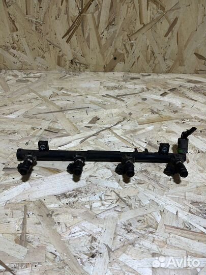 Рампа форсунок Renault duster 2.0 л./terrano