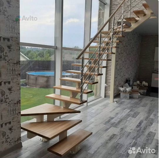 Лестница на металлокаркасе от производителя