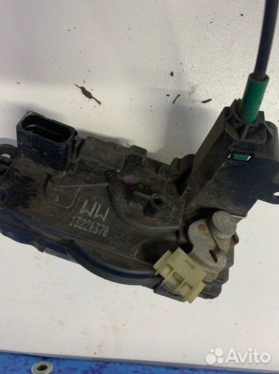 Замок боковой двери передний правый Opel Astra H