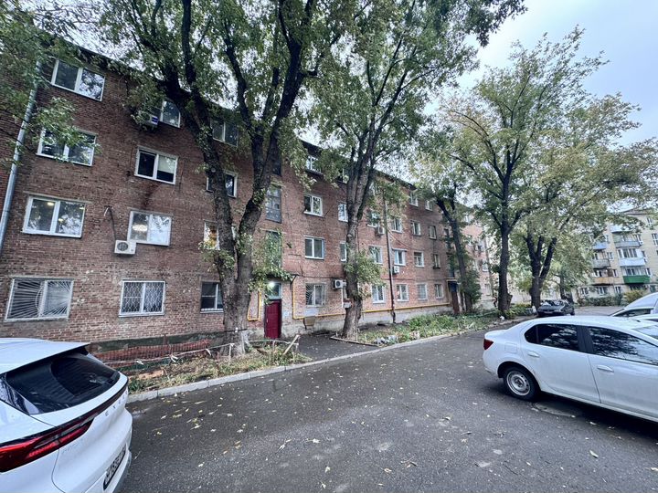 Комната 14 м² в 1-к., 4/4 эт.