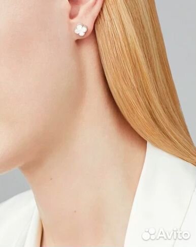 Пусеты Van Cleef & Arpels Sweet Alhambra Earstuds Mother-of-pearl vcarg12000