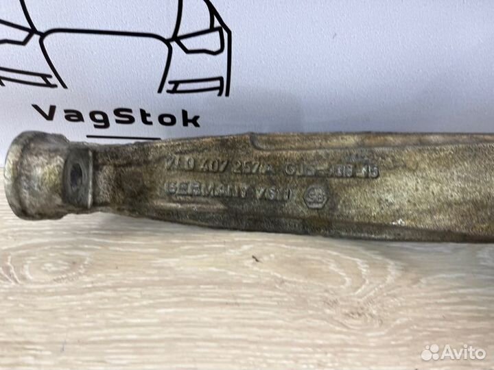 Кулак поворотный передний левый Audi Q7 4L 3.6 BHK