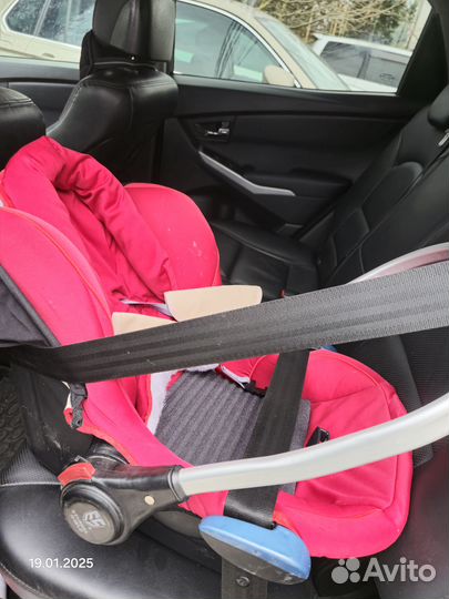 Автомобильное кресло