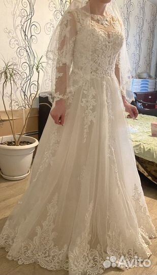 Свадебное платье 44 46 бу