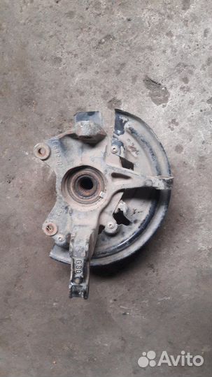 Кулак поворотный передний левый Renault Fluence