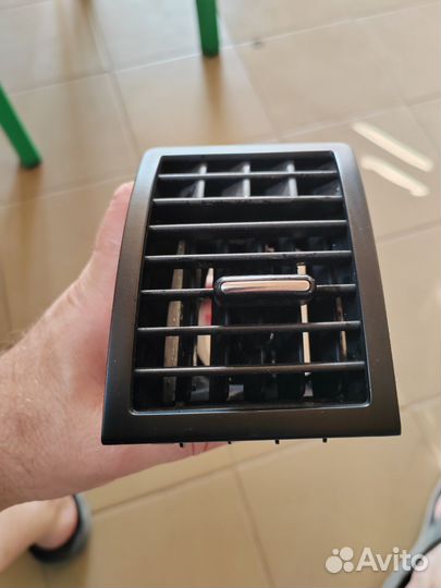 Правый дефлектор торпедо VW Touareg