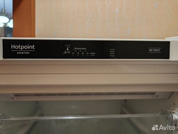 Морозильный шкаф Hotpoint Ariston