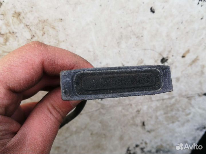 Кнопка открывания багажника Ниссан Теана J31