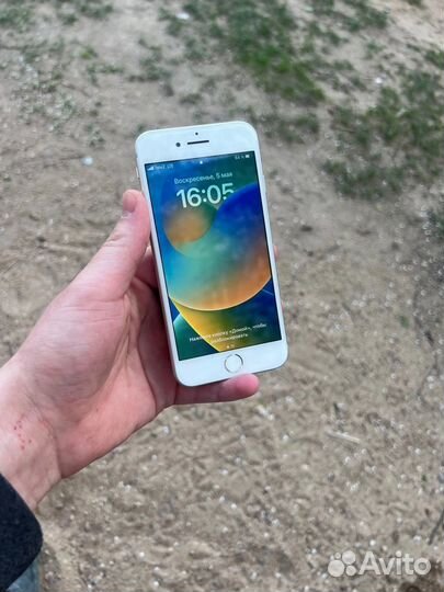 iPhone 8, 64 ГБ