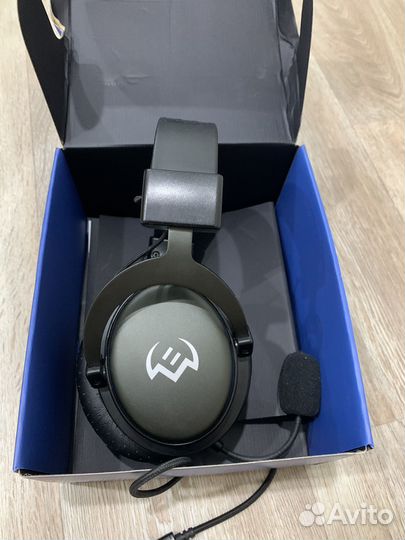 Наушники с микрофоном