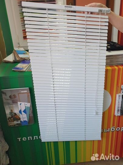 Жалюзи горизонтальные белые
