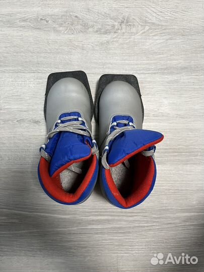 Лыжные ботинки