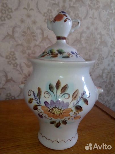 Фарфоровая сахарница старинная