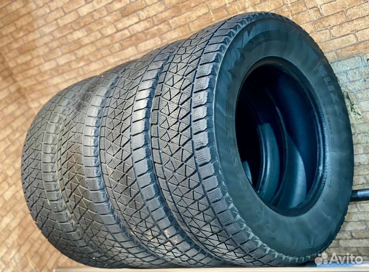 Bridgestone Blizzak DM-V2 225/70 R16