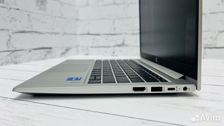 Бизнес ноутбук HP с core i5-11Gen - 16/512GB