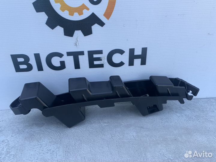 Кронштейн бампера Mercedes W205 A2058800503