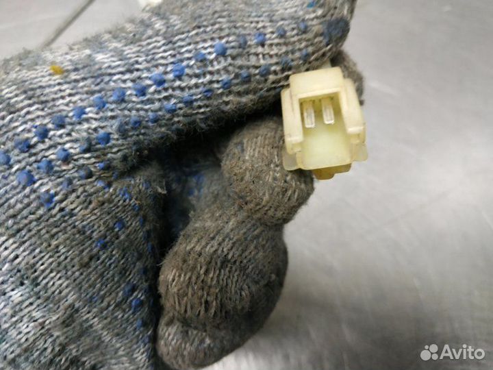 Привод замка крышки багажника Suzuki Wagon R MC22S