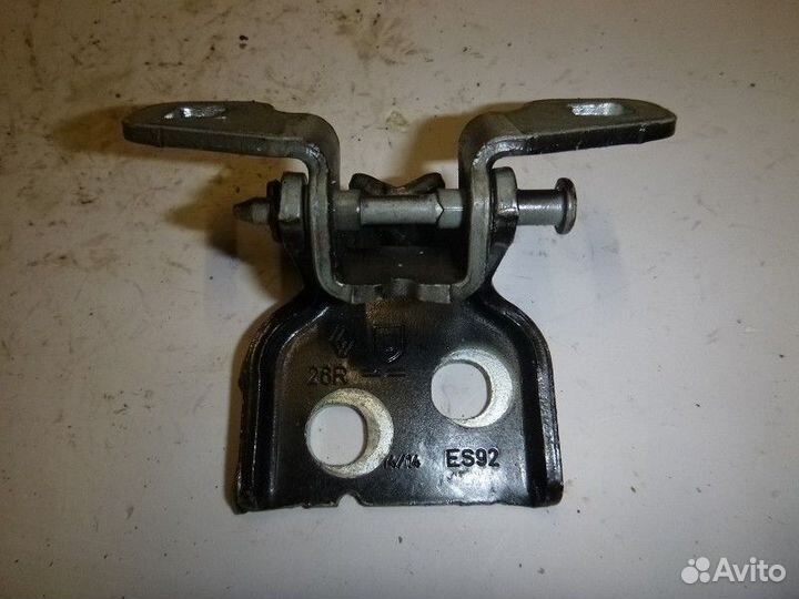 Петля двери задней левой верхняя renault sandero 2