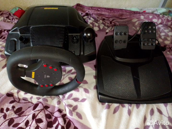 Logitech руль momo Racing