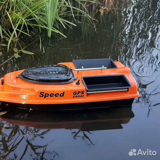 Прикормочный кораблик 