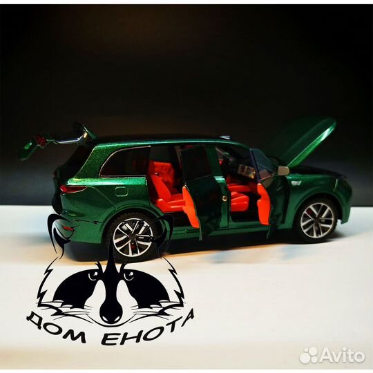 Машинка Lixiang L9 модель 1:24 Ликсианг Л9