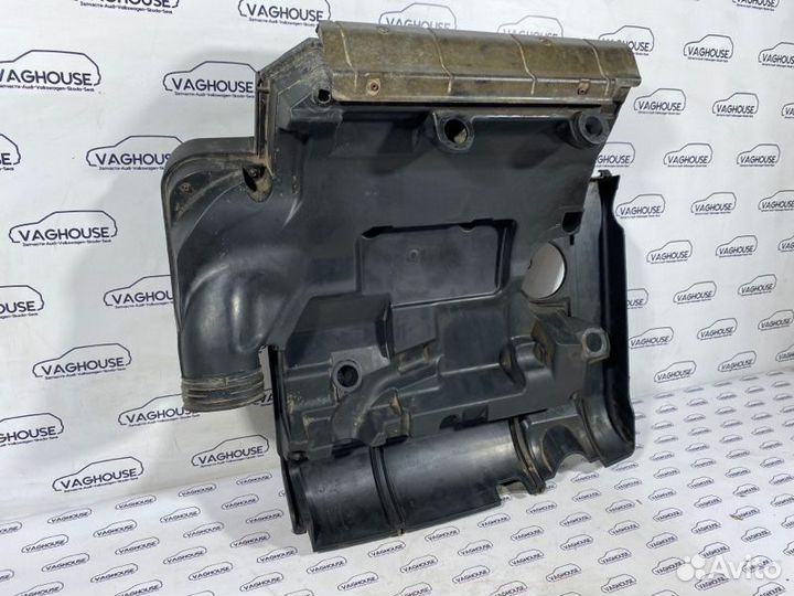 Корпус воздушного фильтра Volkswagen Passat B5 3B2