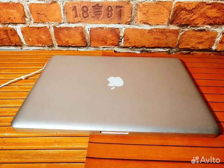 Macbook Pro A1286 - intel \ 6 Озу \ GeForce \ SSD