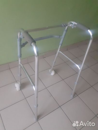 Ходунки для взрослых на колесах