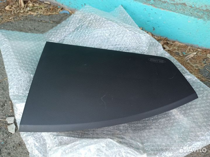 Крышка airbag черного цвета, Mazda demio DY3W