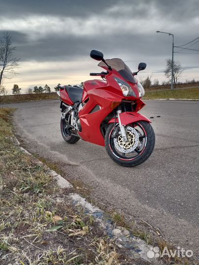 Продам Honda VFR800F