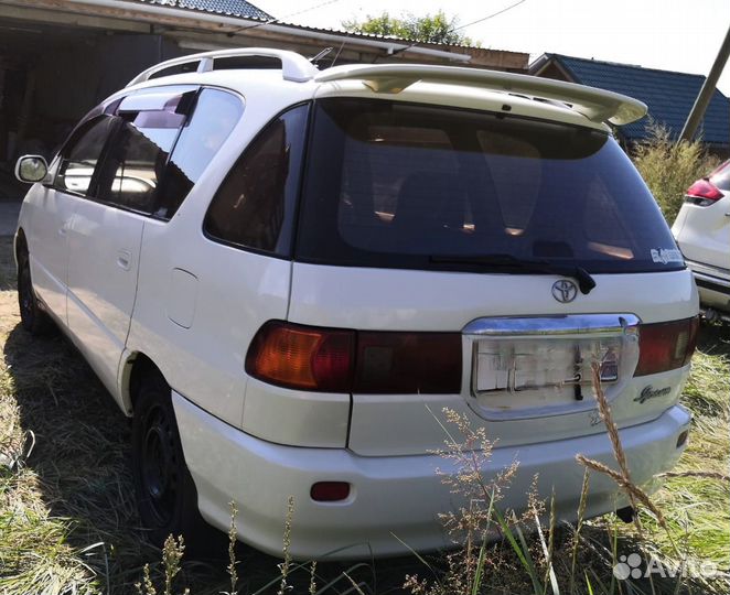 Toyota Ipsum 2.0 AT, 1999, 430 000 км