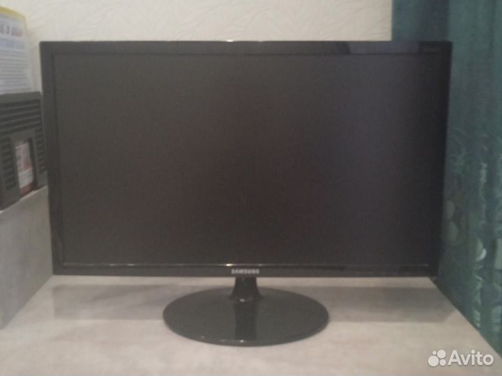 Монитор Samsung
