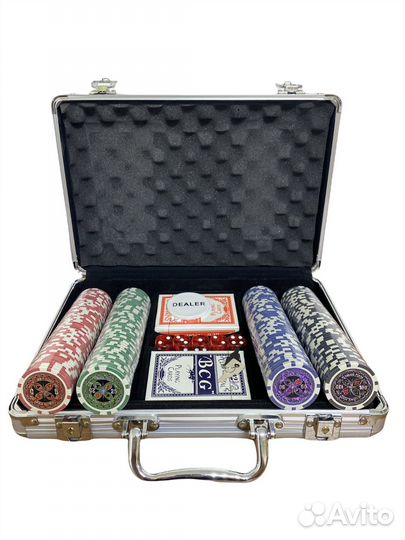 Покерный набор 200 фишек с номиналом и сукном