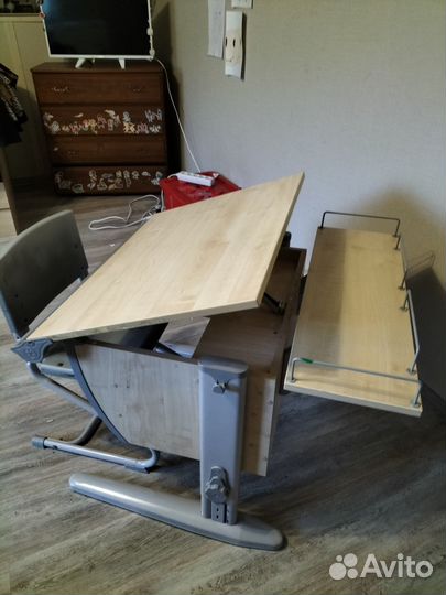 Растущая парта и стул деми