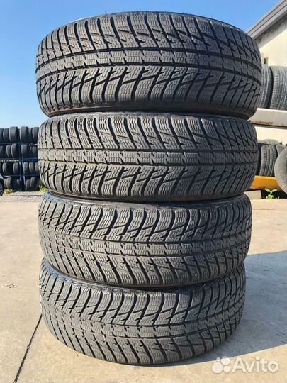 Nokian Tyres WR SUV 3 275/45 R20
