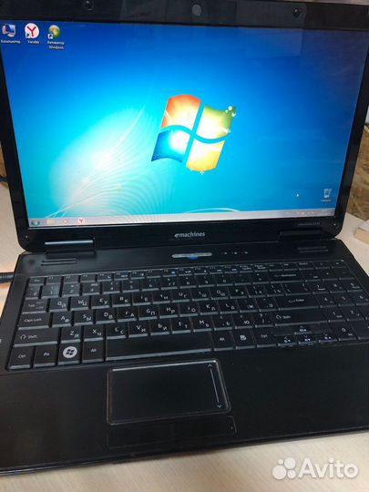 Ноутбук emachines e525