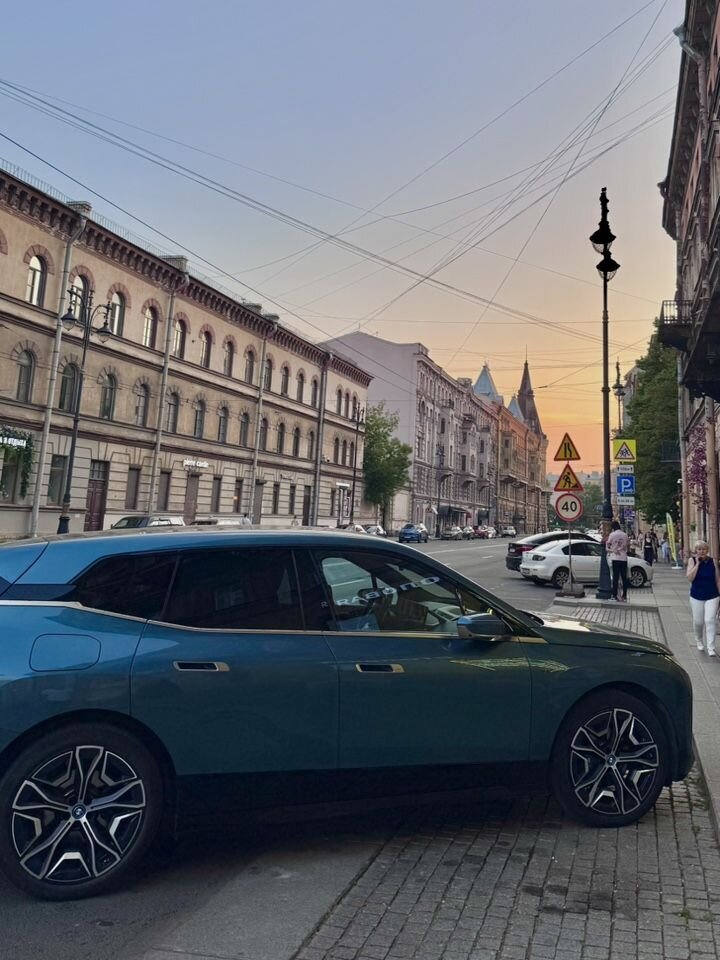 BMW iX