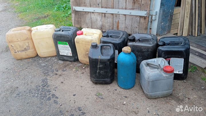 Канистры пластмассовые 10,20,30л