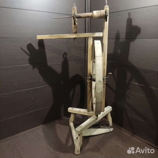 Старинная прялка